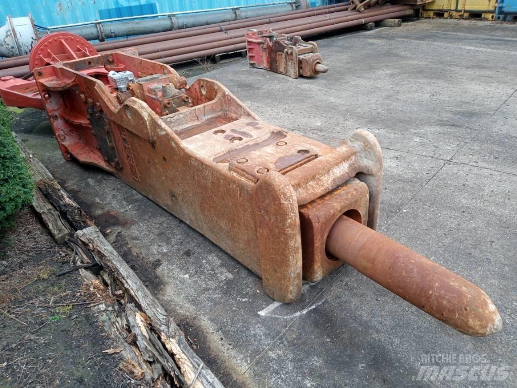 NPK E-260B 鐵鎚/碎石機