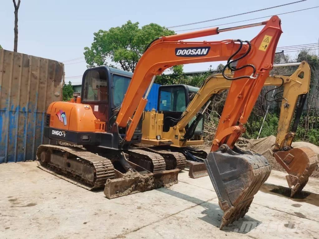 Doosan DH 60-7 小型挖土機/掘鑿機<7t(小型挖掘機)