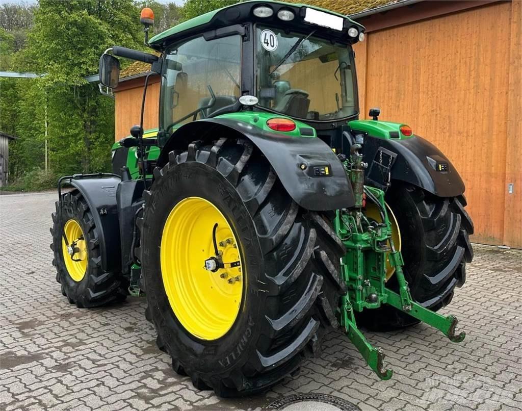 John Deere 6210R 曳引機