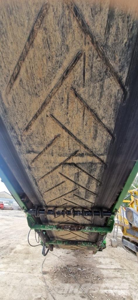 McCloskey 516RT 移動式篩選機
