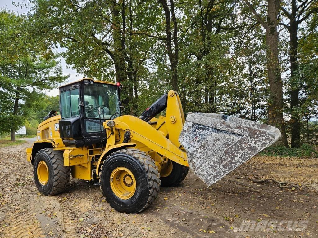 CAT 930 M 輪胎式裝載機