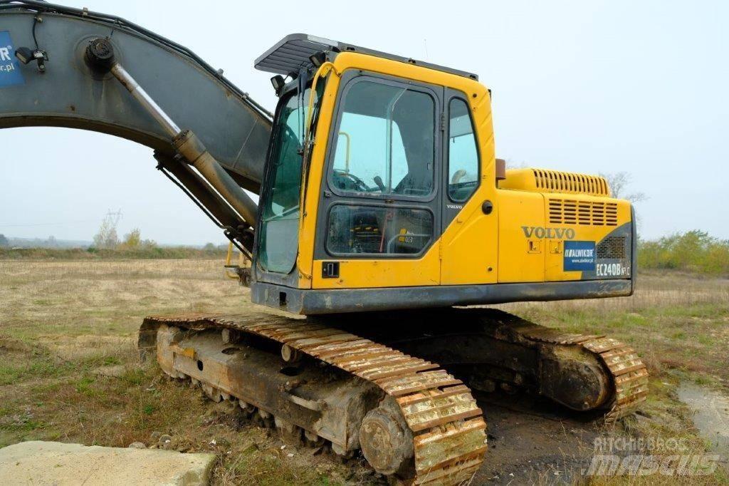 Volvo EC 240 kabina 駕駛室與內部