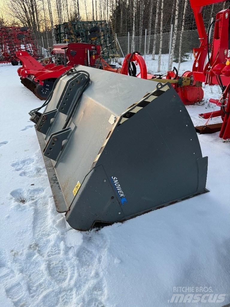 Snowek S2500 砂鹽撒布機