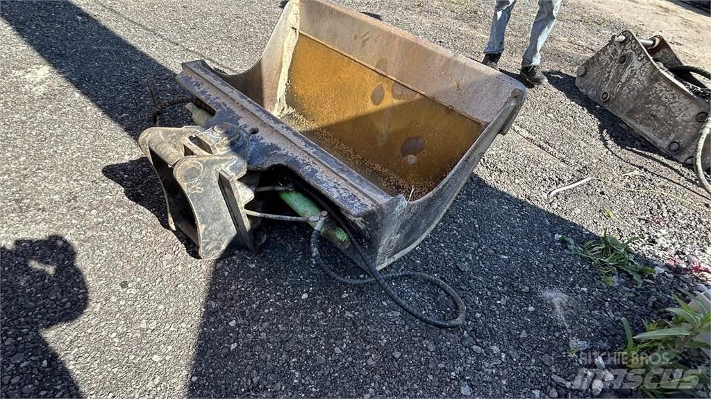JCB 4CX PRO 反鏟裝載機