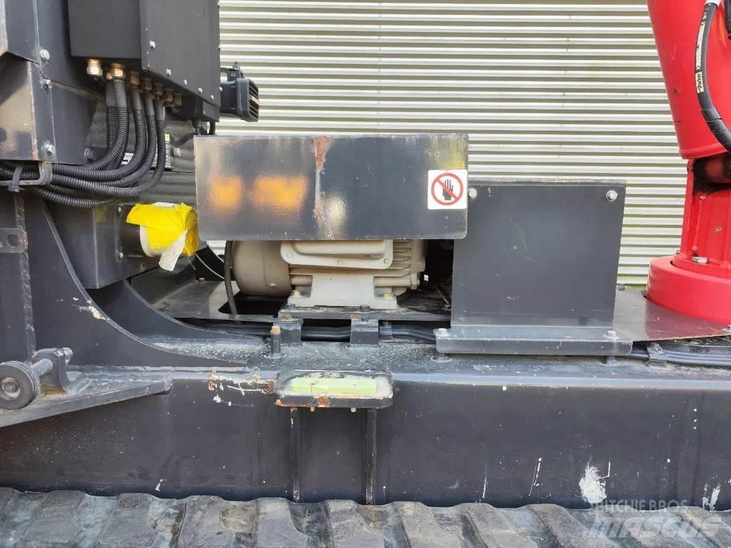 Unic URW 506 CDE 小型起重機