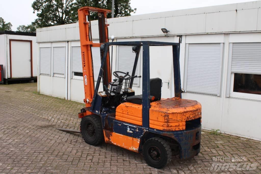 Toyota 5 FD 25 柴油卡車
