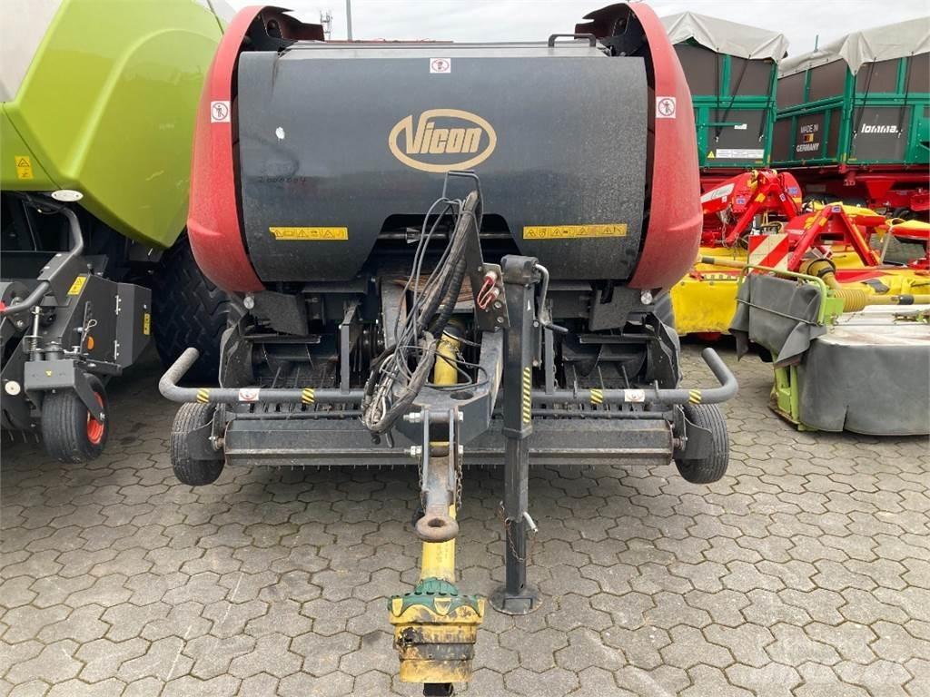 Vicon RF 3325 圓型牧草打包機
