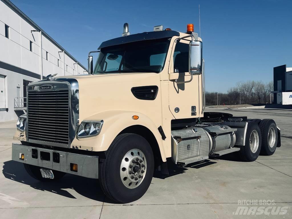 Freightliner 122 SD 曳引機組件