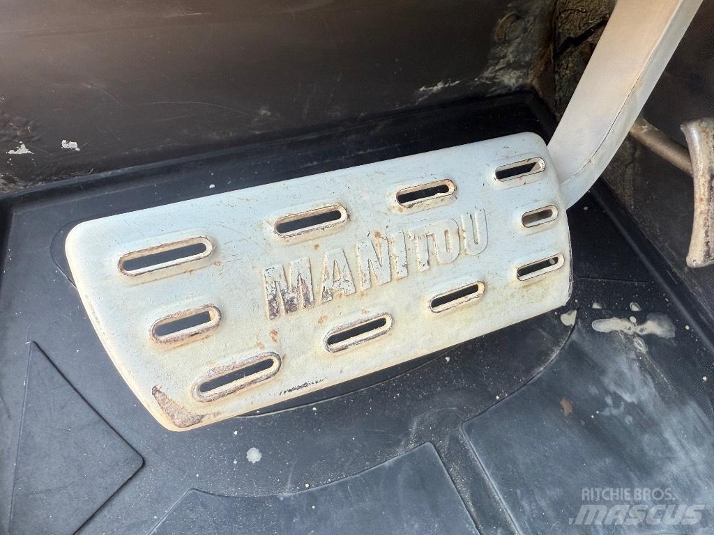 Manitou MT 625 伸縮臂操作車