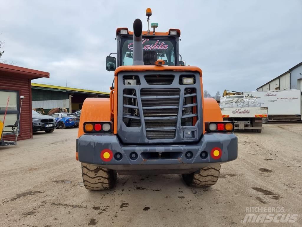 Doosan DL 200-3 輪胎式裝載機
