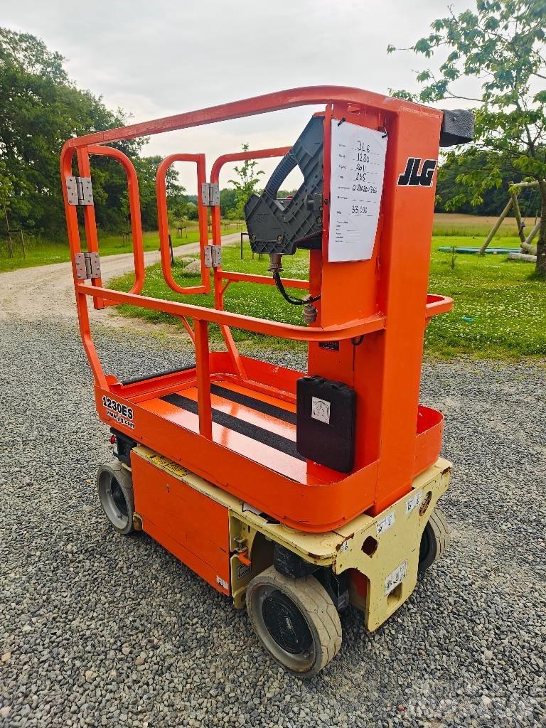 JLG 1230 ES 垂直升降工作台