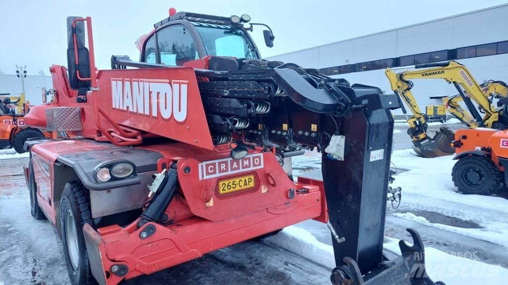 Manitou MRT 3050 伸縮臂操作車
