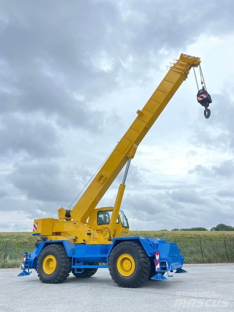 Terex RT555-1 越野起重機