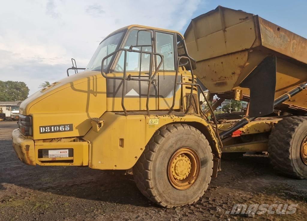 CAT 730 鉸接式起吊車