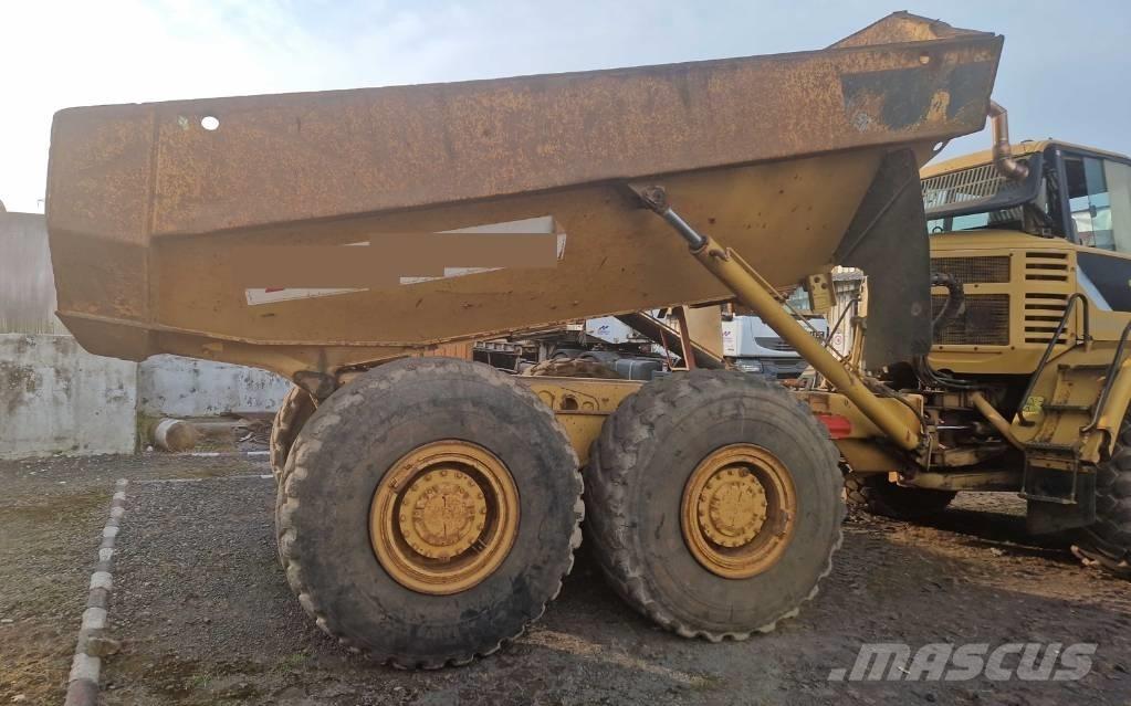 CAT 730 鉸接式起吊車