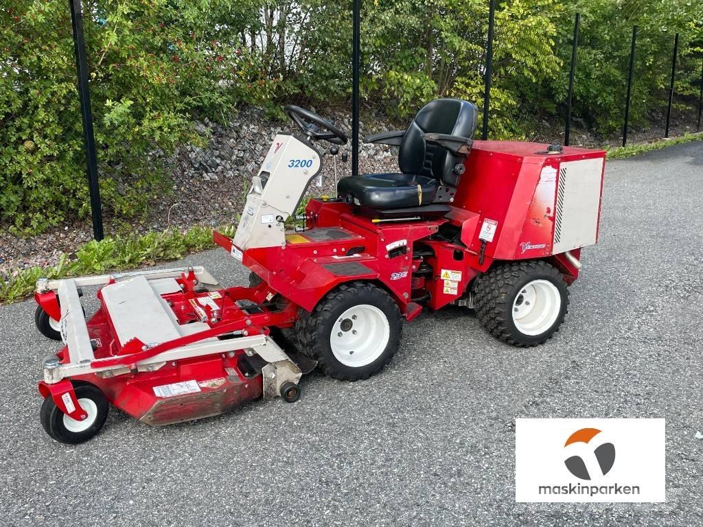 Ventrac 3200 騎乘式割草機