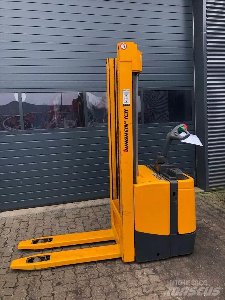 Jungheinrich ERC Z12 自走式堆積機