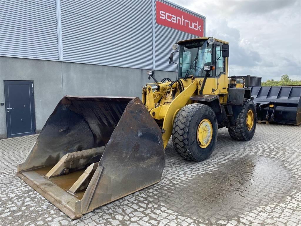 Komatsu WA270-3 輪胎式裝載機
