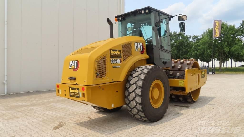 CAT CS74B 單輪滾壓機