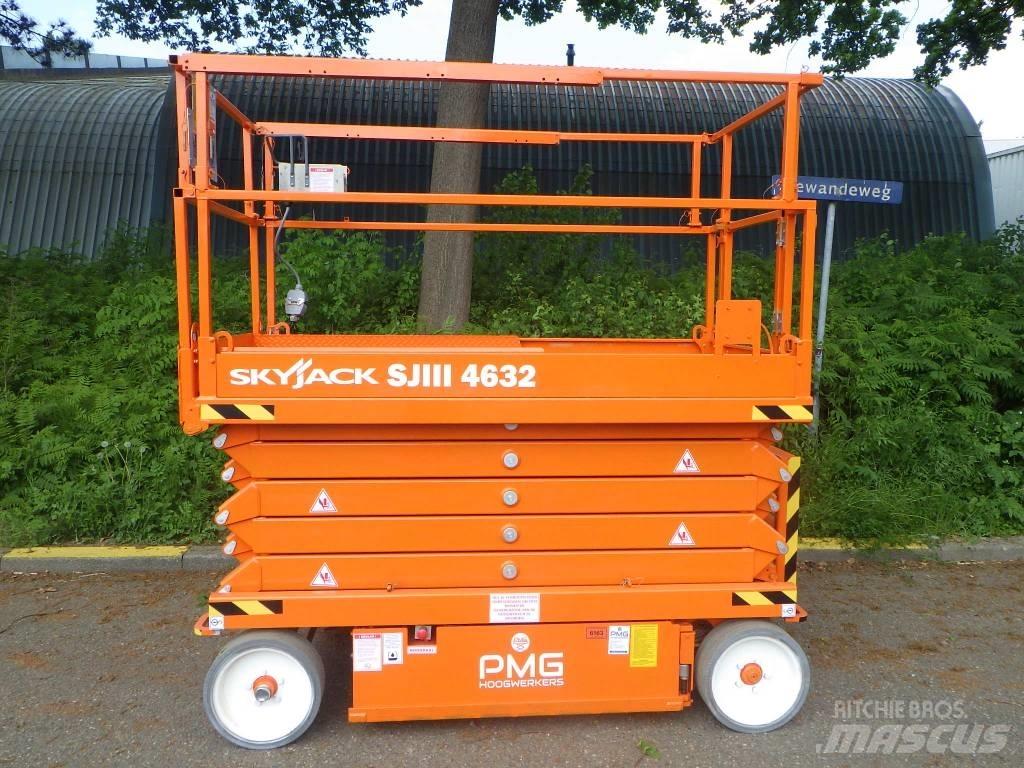 SkyJack SJ4632 剪式升降機