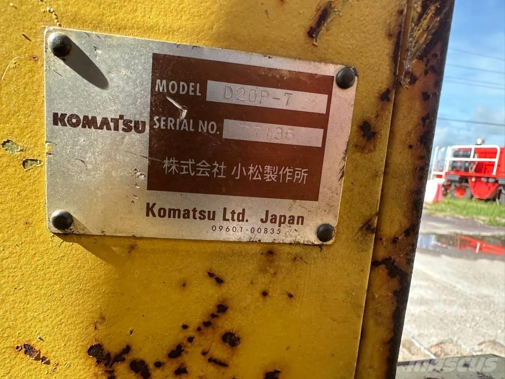Komatsu D 20P-7 履帶推土機