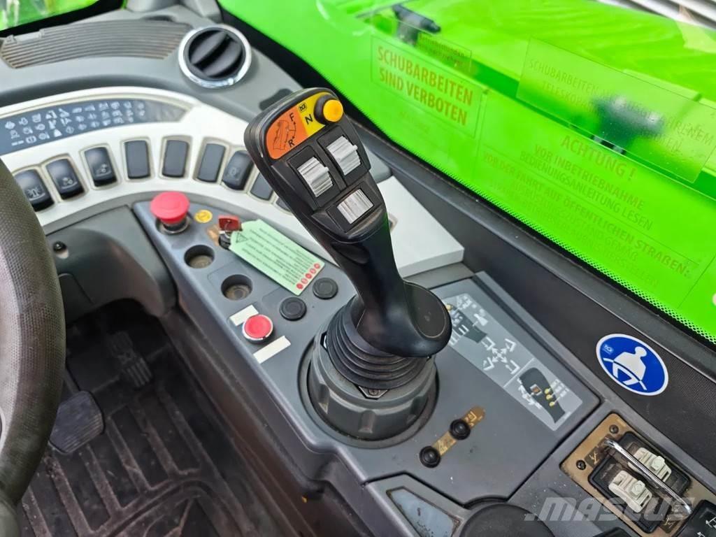 Merlo P40.13 伸縮臂操作車