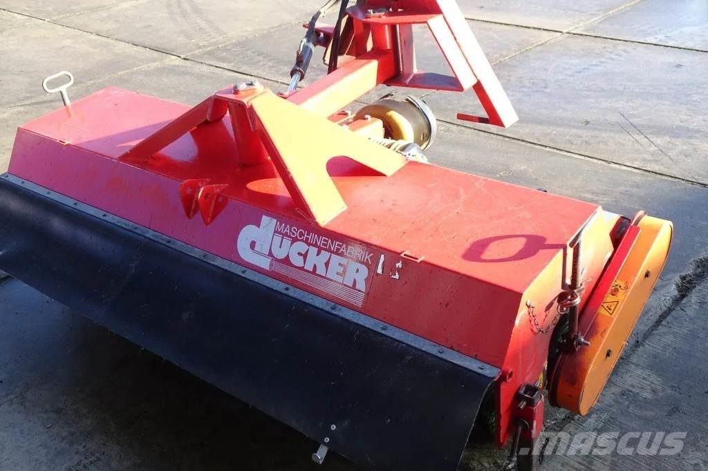 Dücker Veegmachine 清掃車