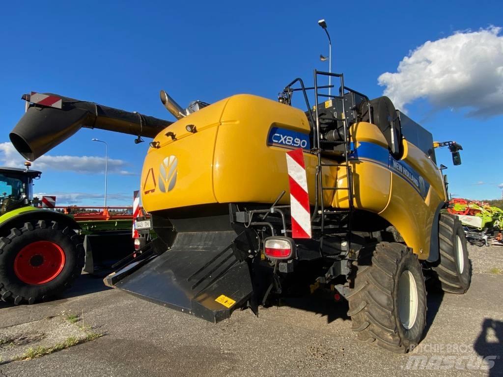New Holland CX 8.90 聯合收穫機