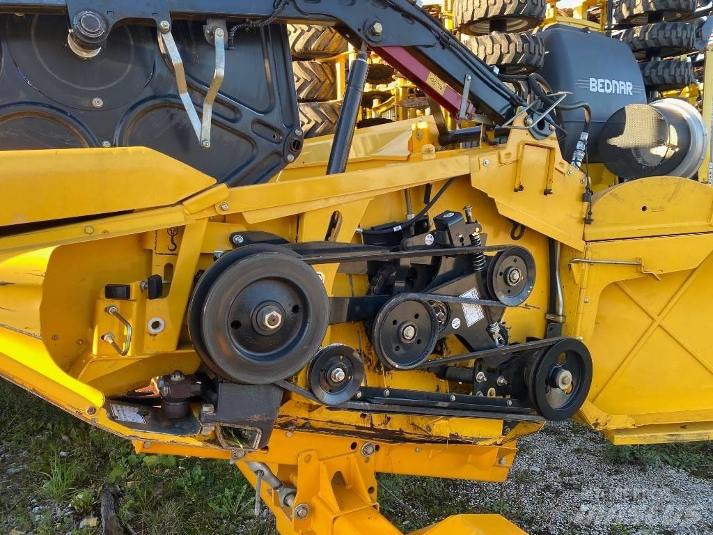 New Holland CX 8.90 聯合收穫機