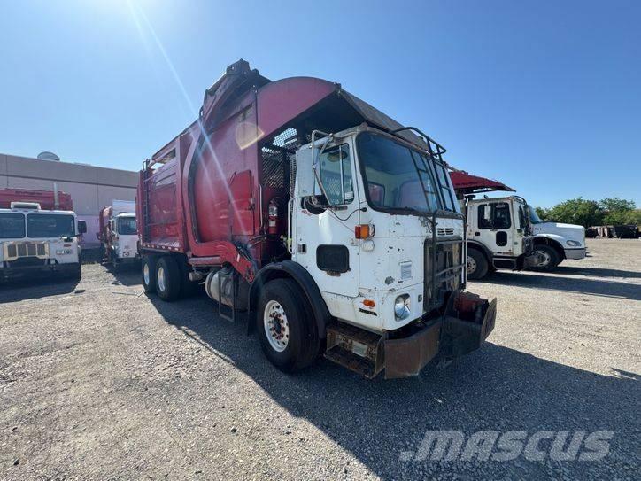 Autocar Front Loader 垃圾車