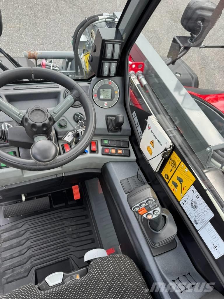 Weidemann T4512 伸縮臂操作車