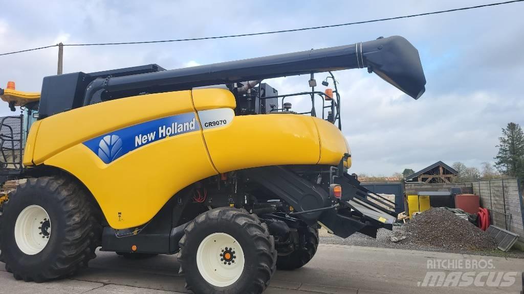 New Holland CR9070 聯合收穫機