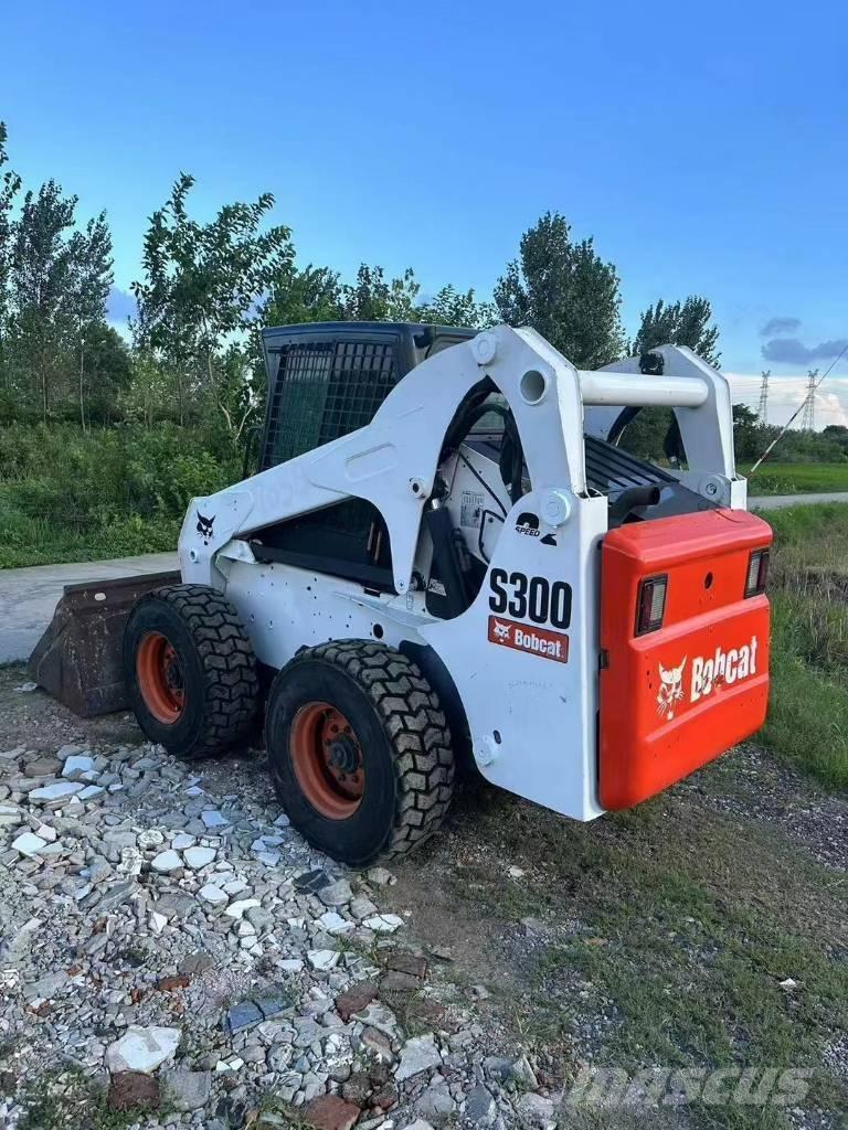 Bobcat S 300 滑移轉向裝載機