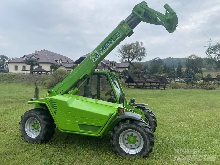 Merlo 26.6 伸縮臂操作車