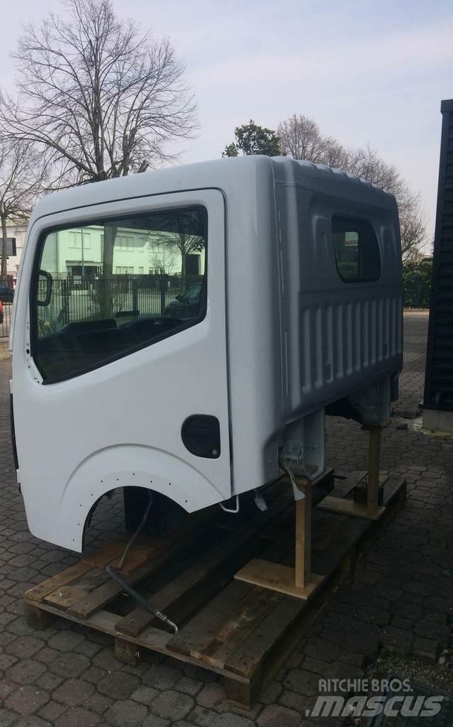 Renault Maxity 駕駛室與內部