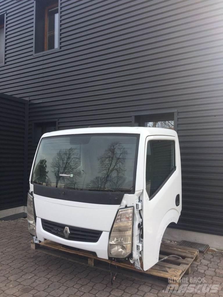 Renault Maxity 駕駛室與內部
