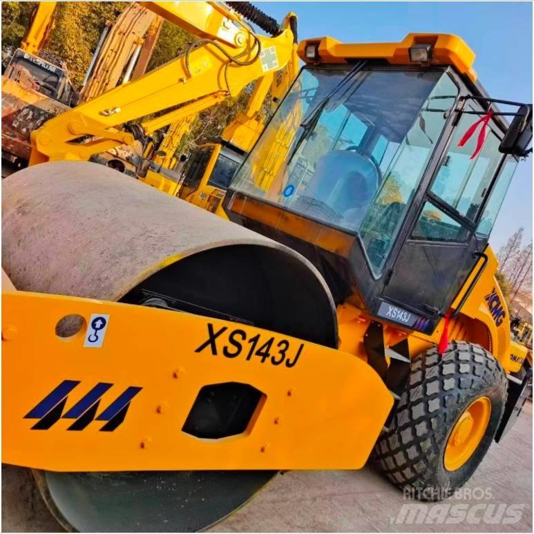 XCMG XS143J 單輪滾壓機