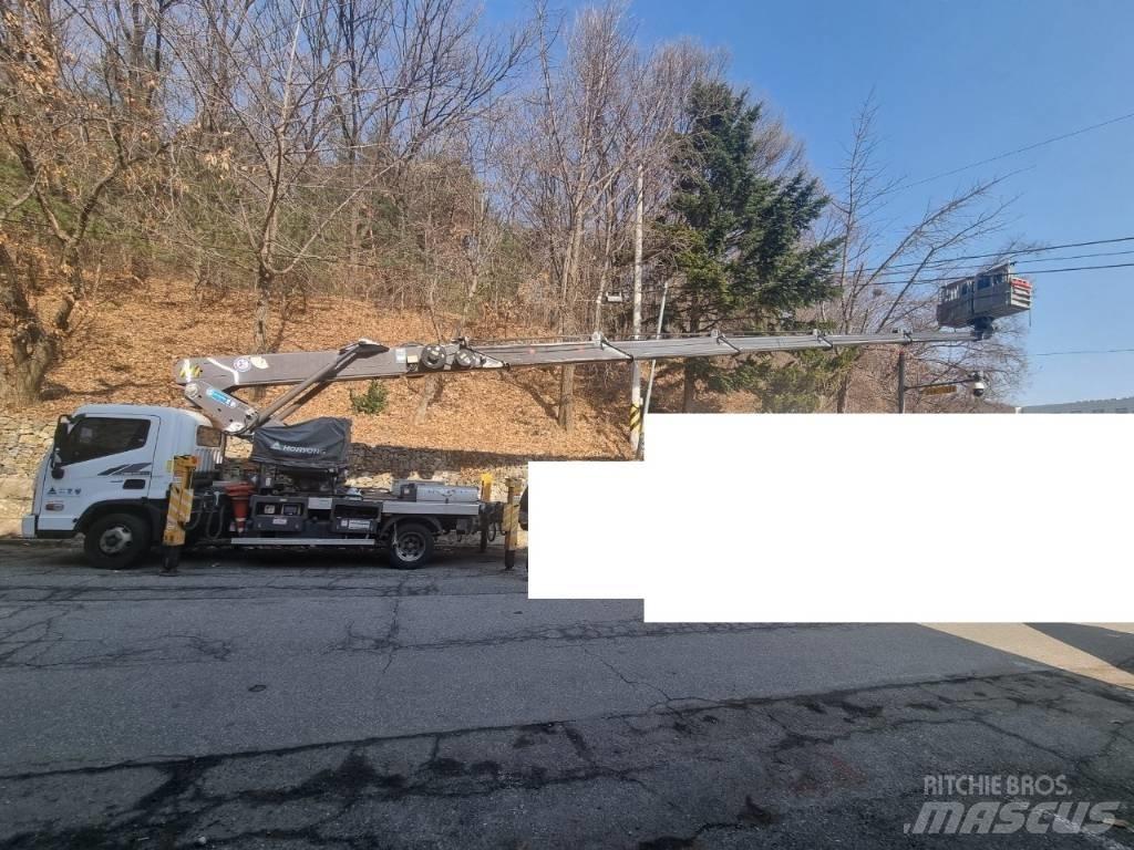 Horyong SKY300 卡車裝載高空作業車