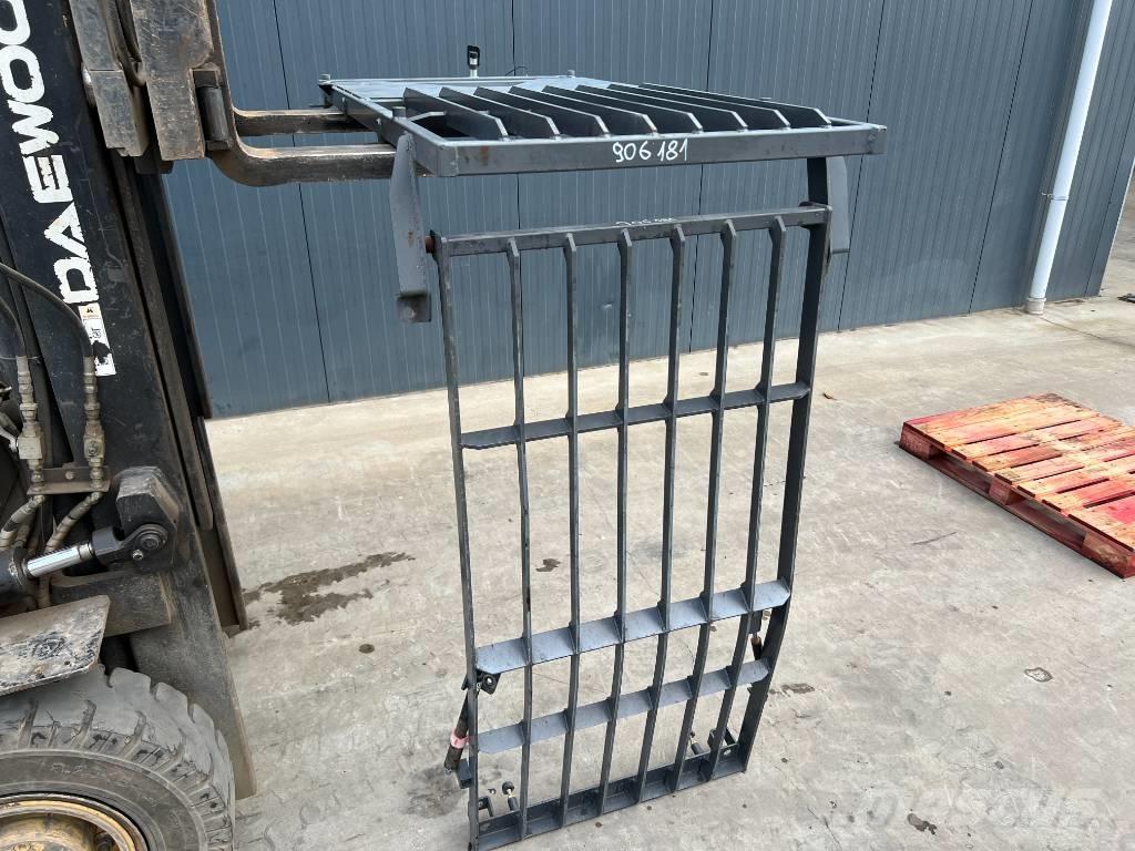 Doosan DX180 / DX225 駕駛室與內部