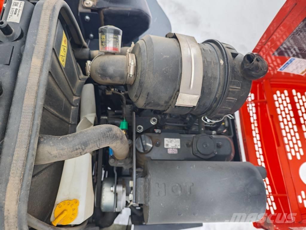 Kubota ZD 1211R 騎乘式割草機