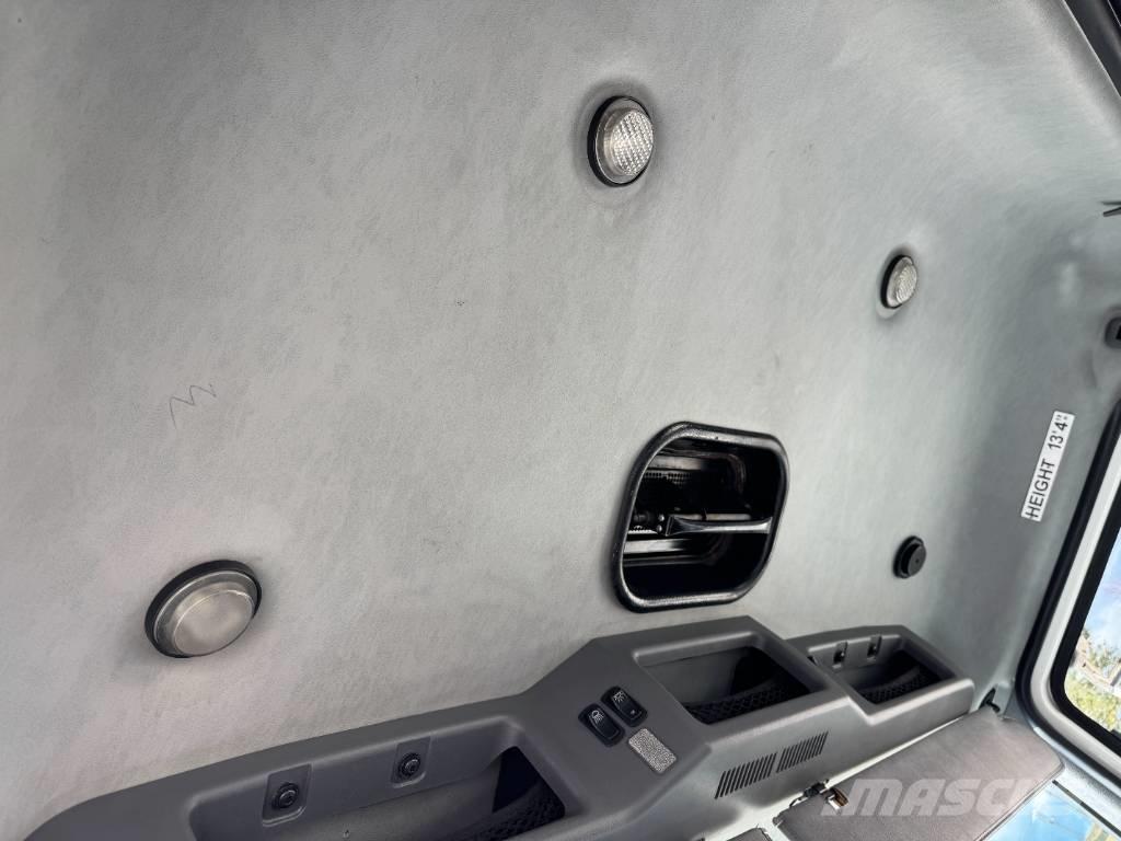 Mack Granite GU 813 起重可拆卸式卡車