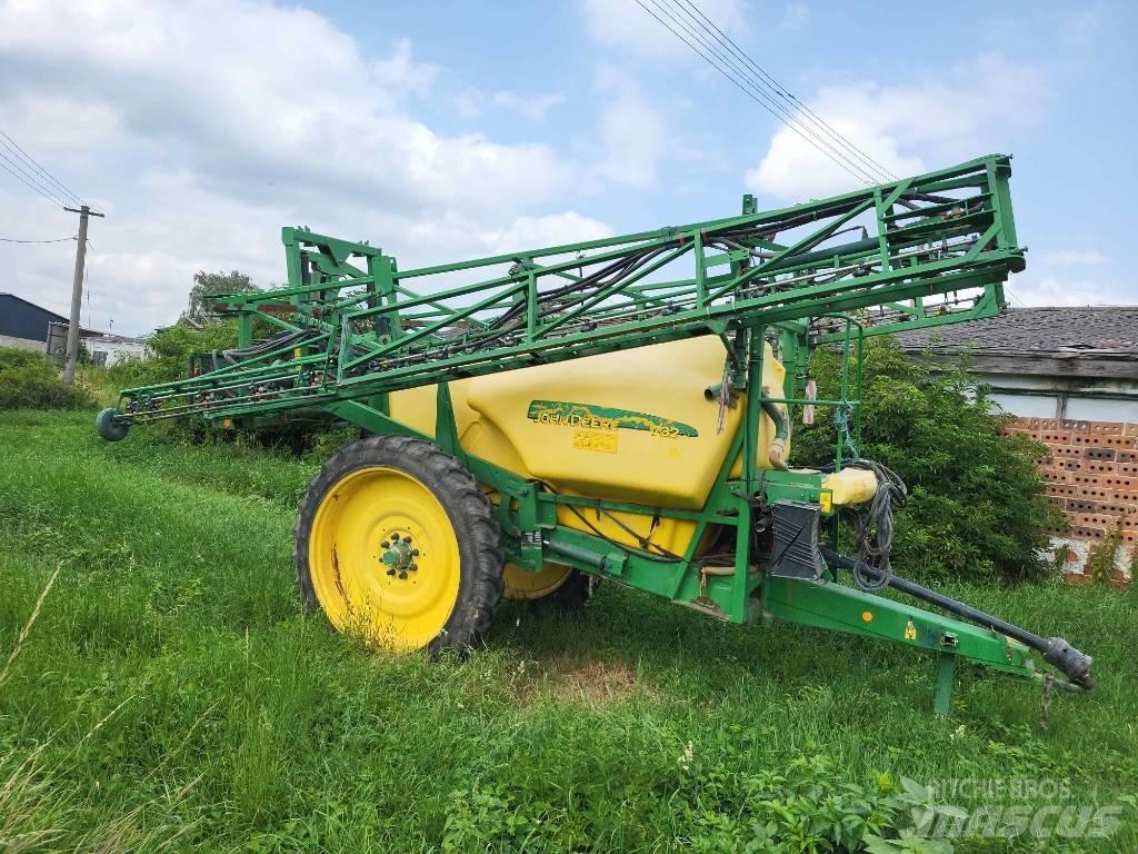 John Deere 732 牽引式噴霧機