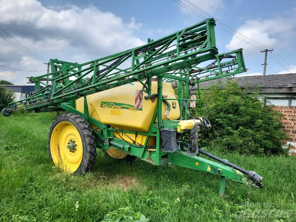 John Deere 732 牽引式噴霧機