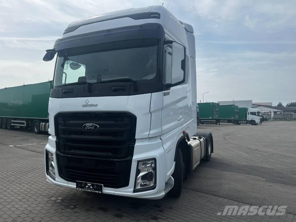 Ford F-Max 曳引機組件