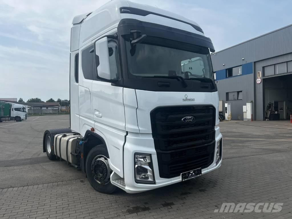 Ford F-Max 曳引機組件