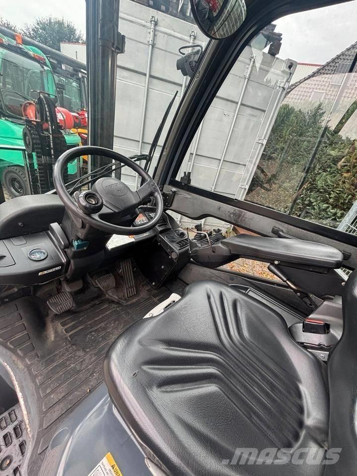 Toyota 8 FGKF 20 液化石油氣LPG卡車