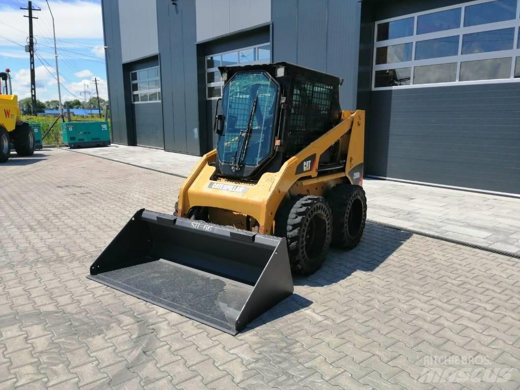 CAT 226 B 3 滑移轉向裝載機