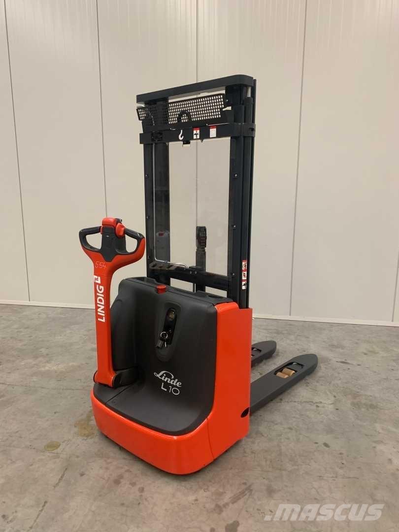 Linde L10 自走式堆積機
