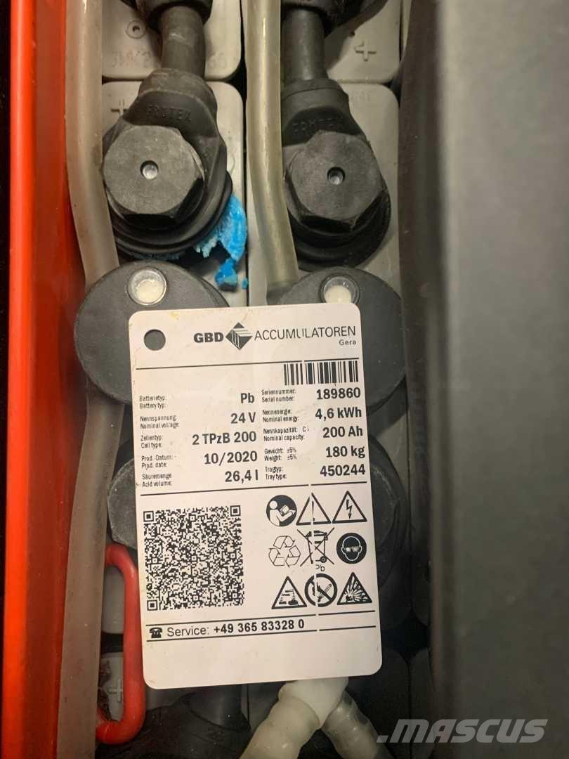 Linde L10 自走式堆積機