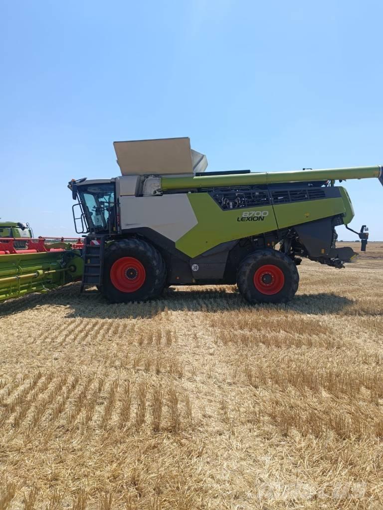 CLAAS Lexion 8700 聯合收穫機